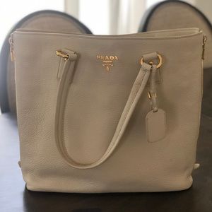PRADA Vitello Daino leather tote. Color TALC